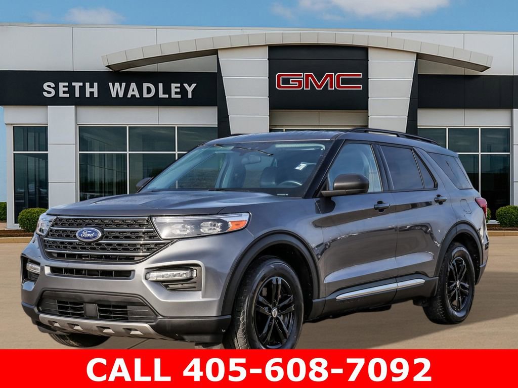 Used 2024 Ford Explorer XLT w/ Equipment Group 202A RWD image 3