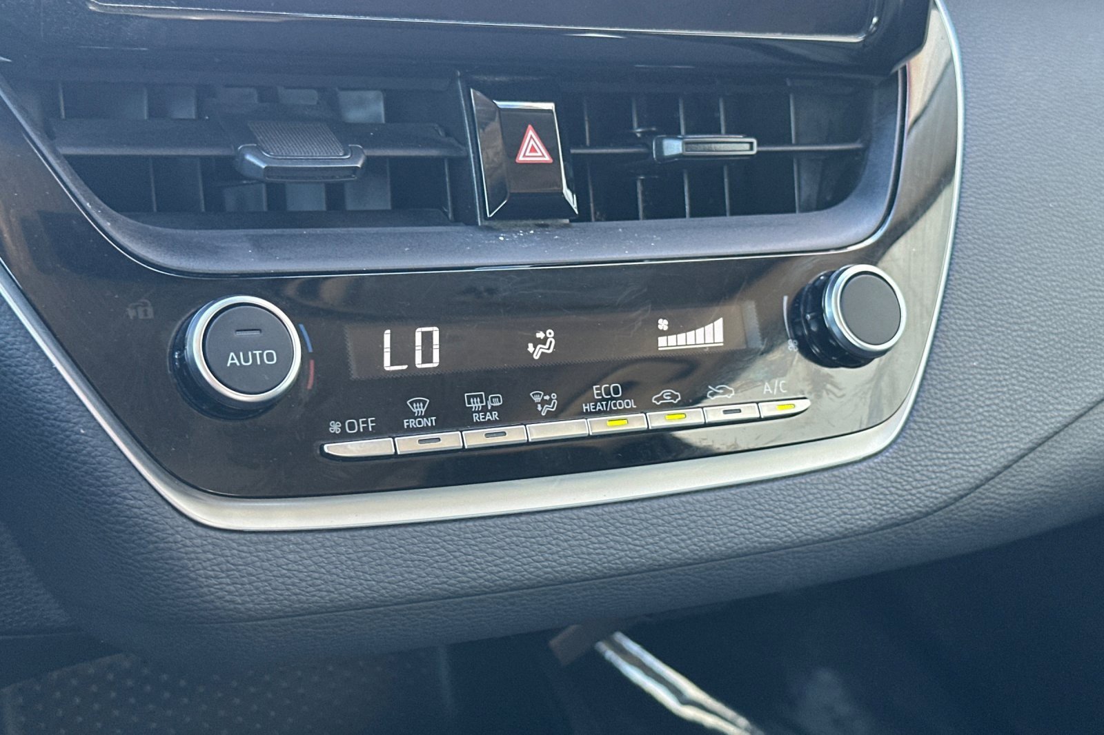 Certified 2024 Toyota Corolla LE w/ LE Convenience Package image 18