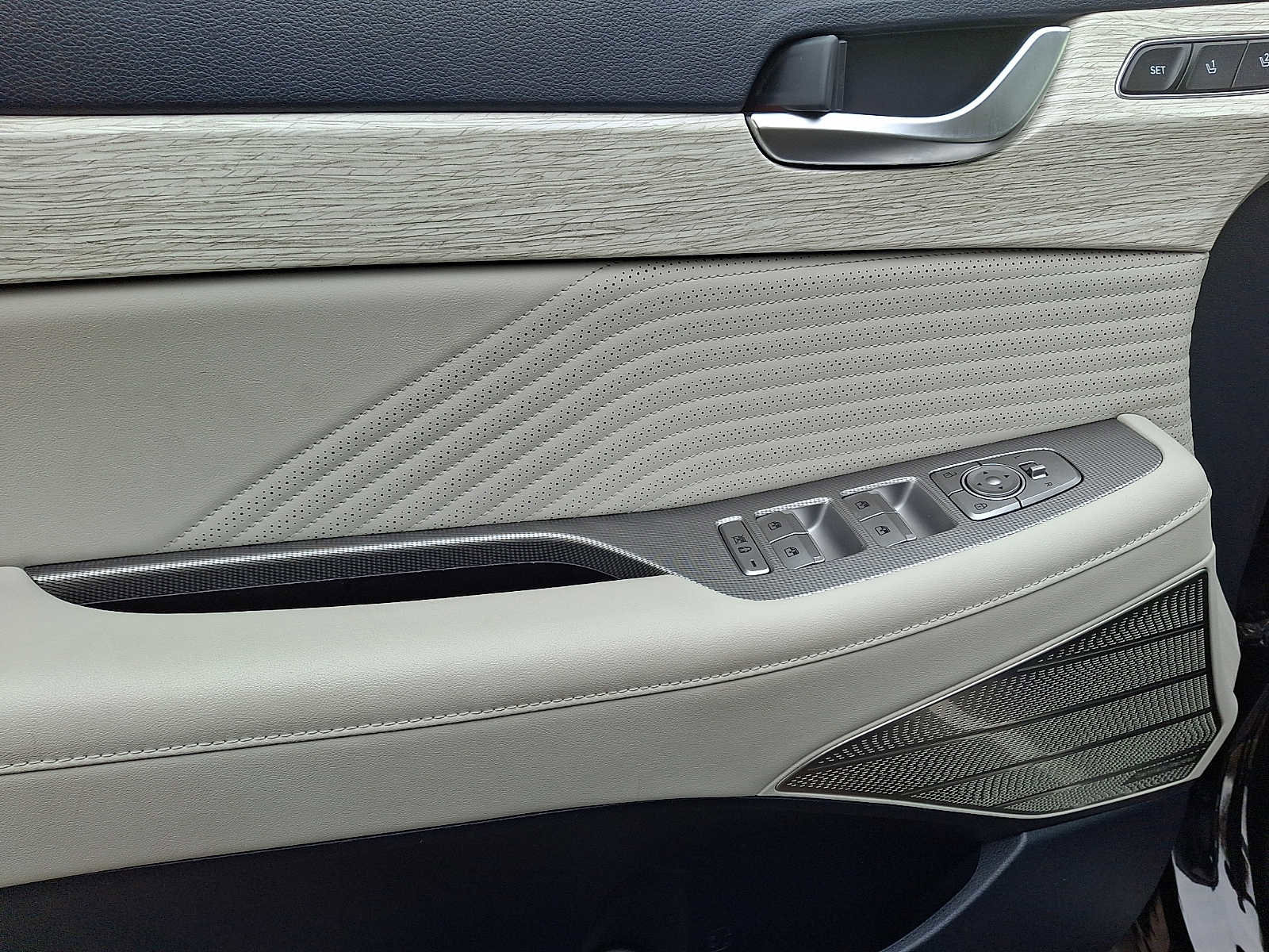 Used 2023 Hyundai Palisade Calligraphy image 10