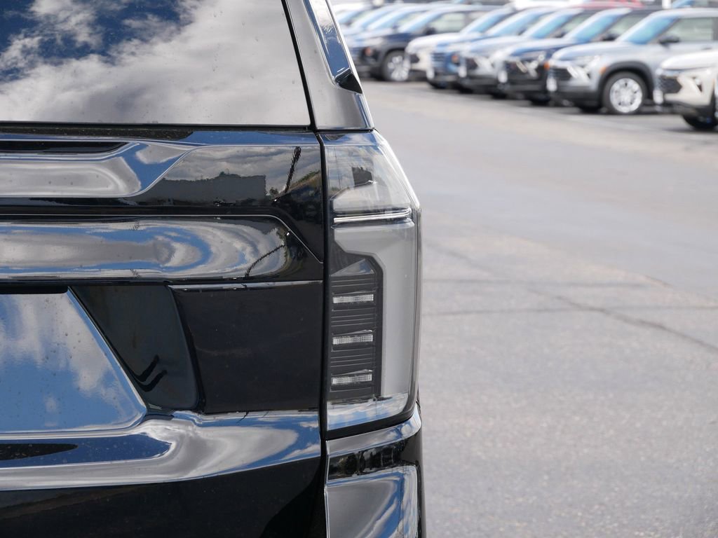 New 2026 Chevrolet Suburban High Country AWD/4WD image 7