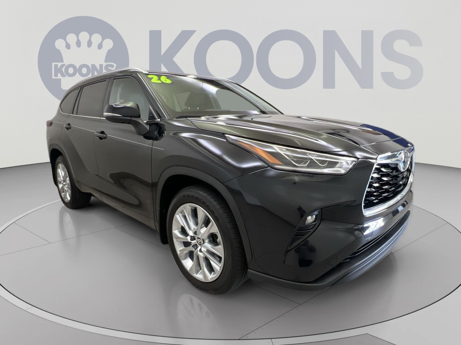 Used 2026 Toyota Highlander Limited AWD/4WD image 2