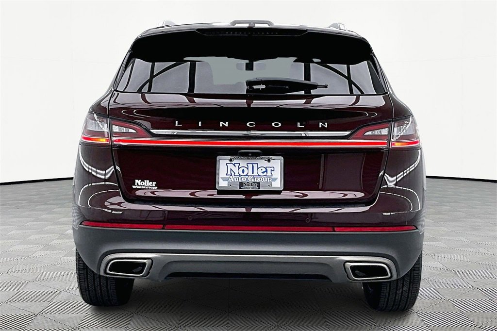 Used 2022 Lincoln Nautilus Reserve image 4