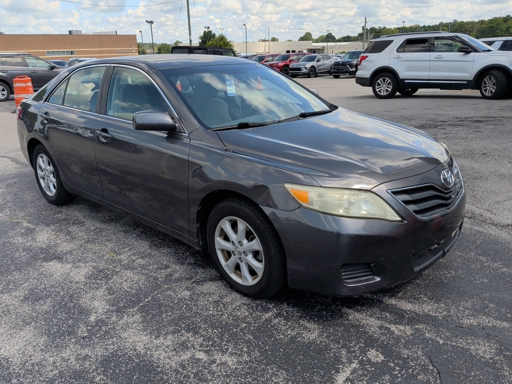 Used 2011 Toyota Camry LE w/ LE Extra-Value Pkg FWD image 2