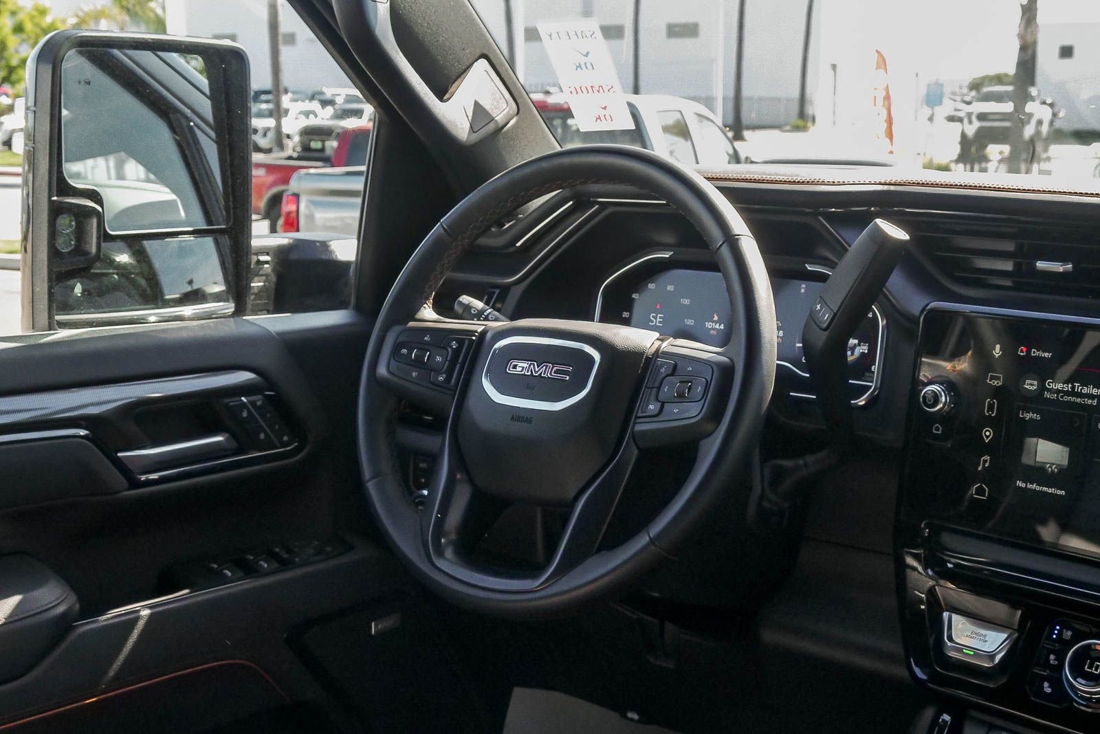 Used 2025 GMC Sierra 2500 AT4 image 14