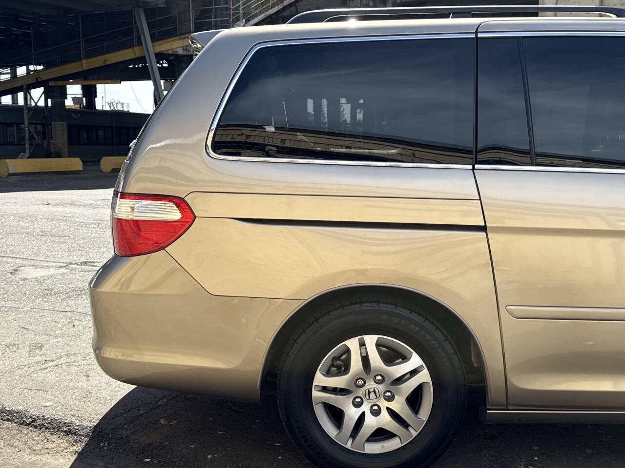 Used 2005 Honda Odyssey EX-L image 48