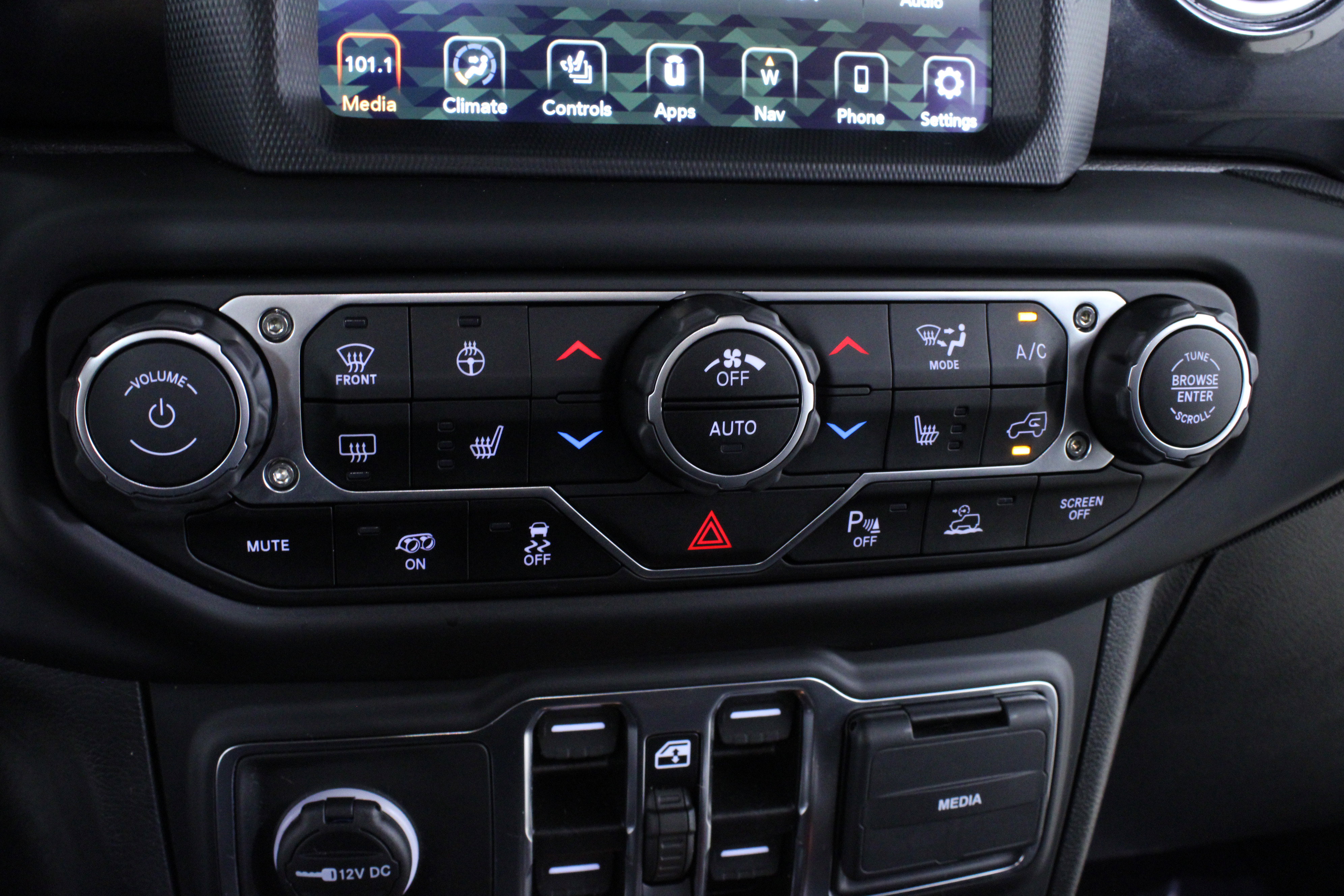 Used 2023 Jeep Wrangler Unlimited Rubicon 392 image 29