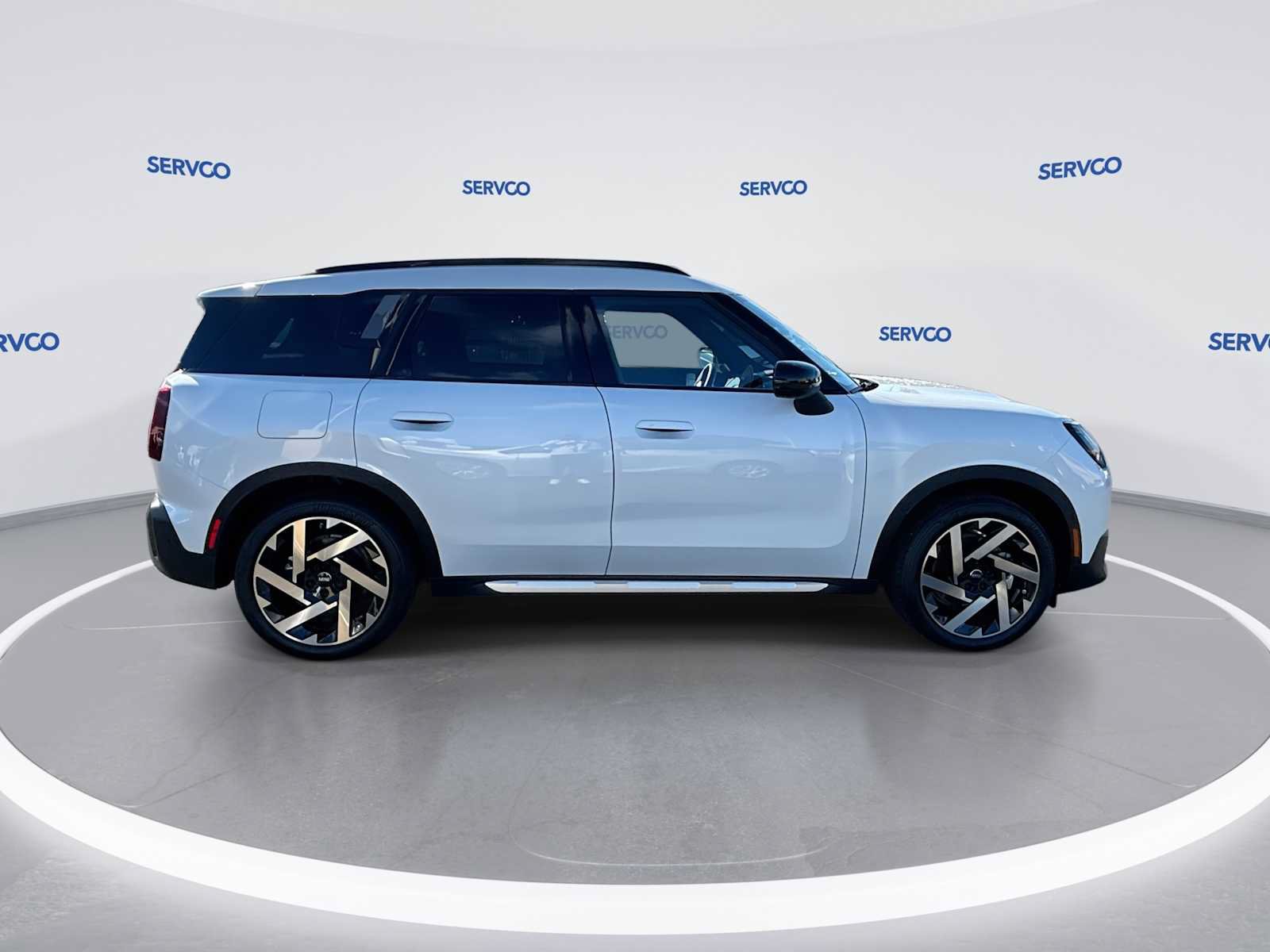 Used 2025 MINI Cooper Countryman SE w/ Comfort Package Max AWD/4WD image 9