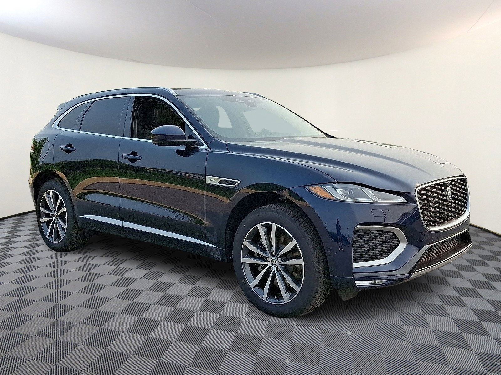 New 2026 Jaguar F-PACE R-Dynamic S image 5