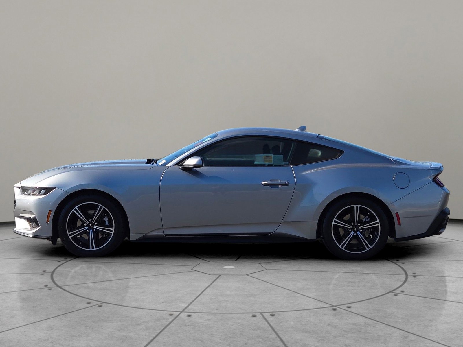 Used 2024 Ford Mustang Premium image 7