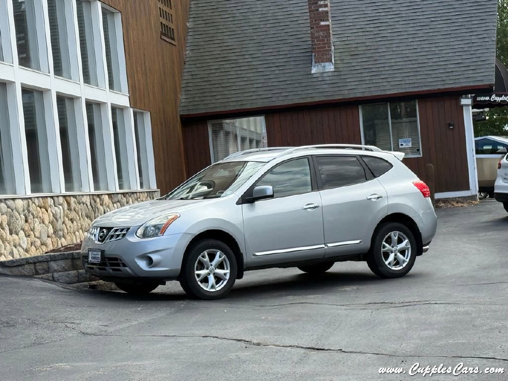 Used 2011 Nissan Rogue SV image 2