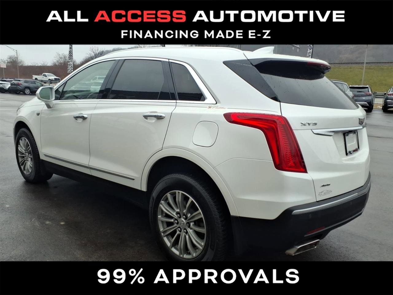 Used 2018 Cadillac XT5 Luxury w/ Driver Awareness Package image 4