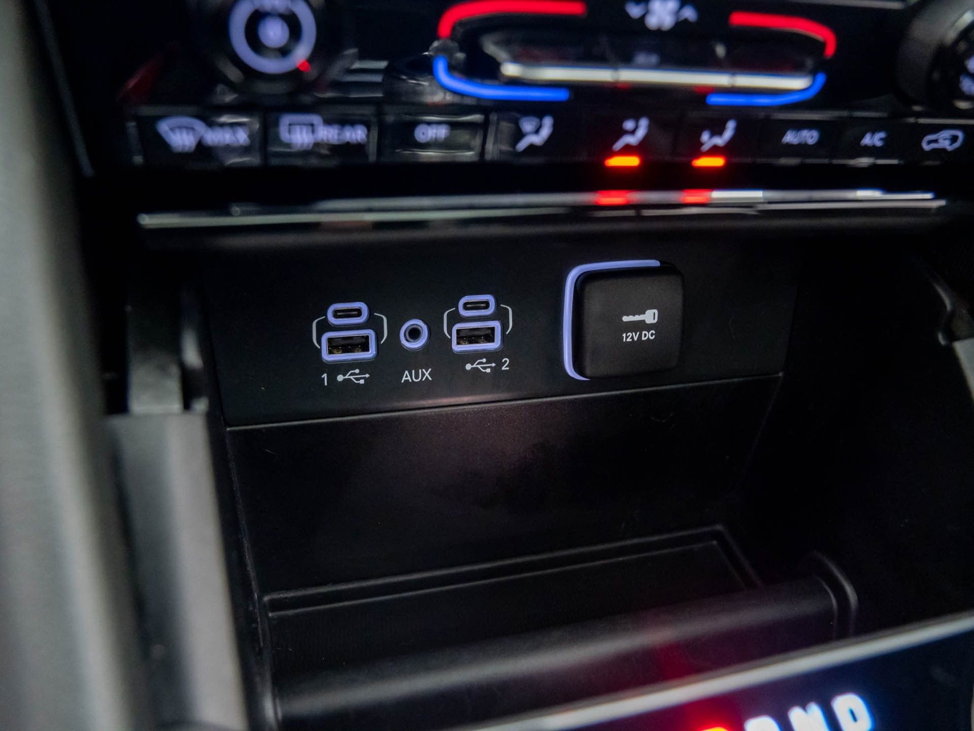 Used 2024 Jeep Grand Cherokee L Limited w/ Black Appearance Package image 23