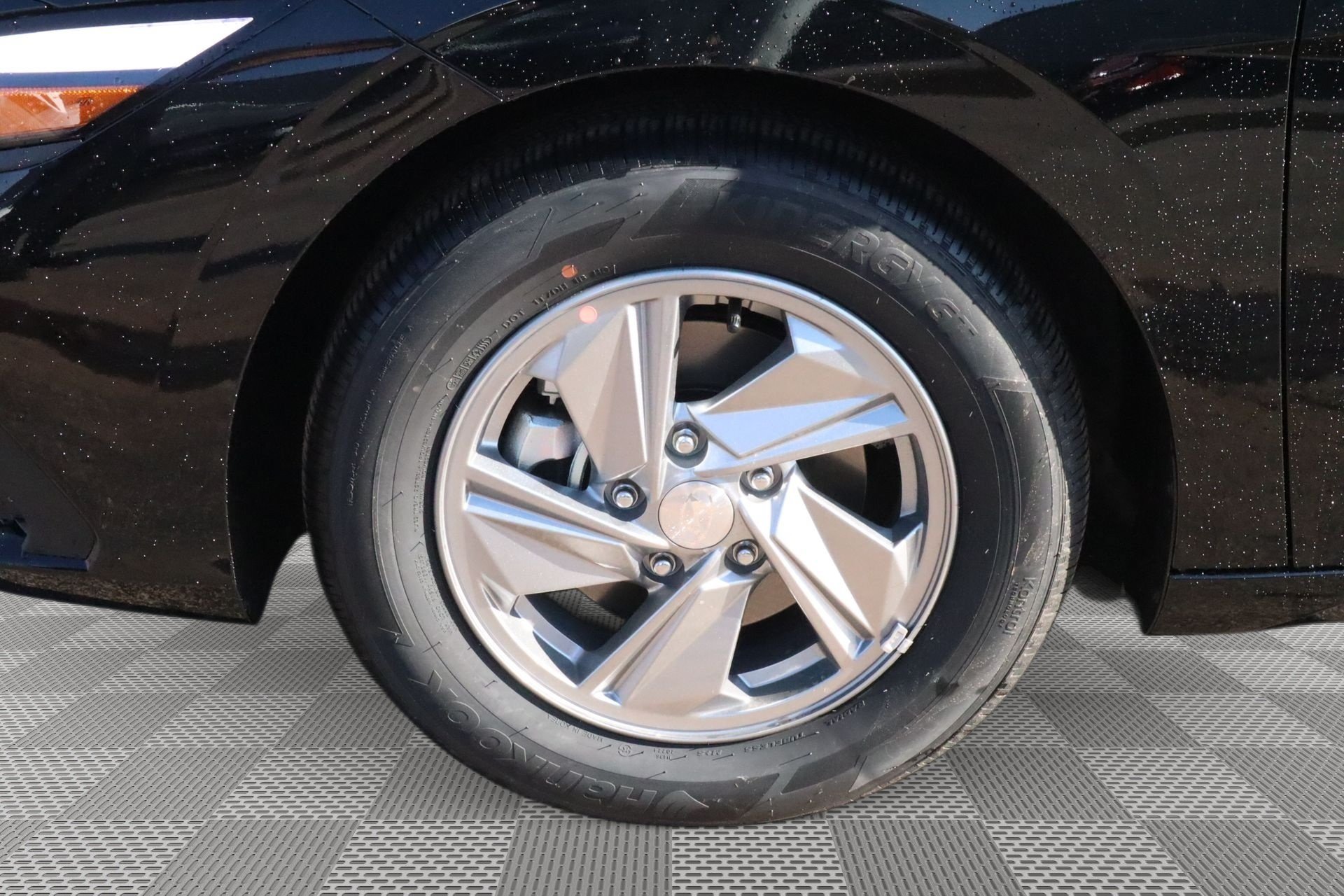 New 2026 Hyundai Elantra SE FWD image 4