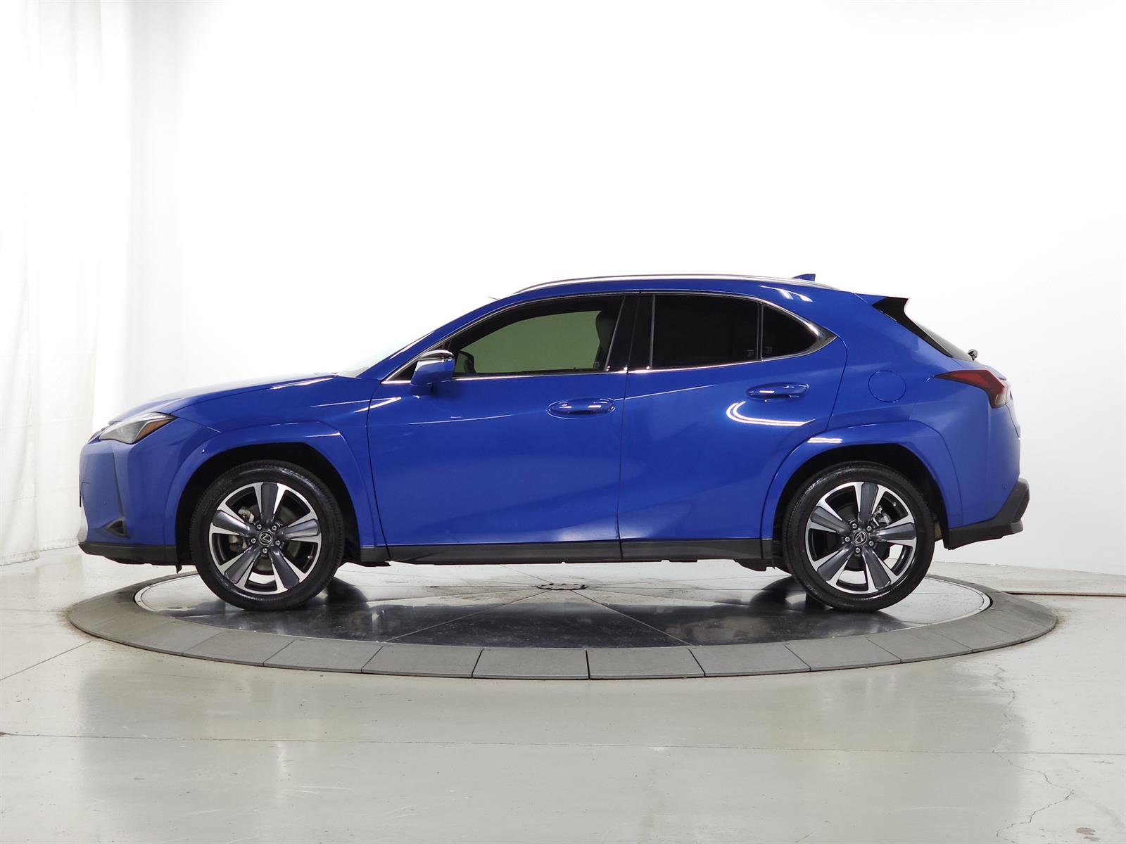 Used 2024 Lexus UX 250h AWD w/ Premium Package image 5