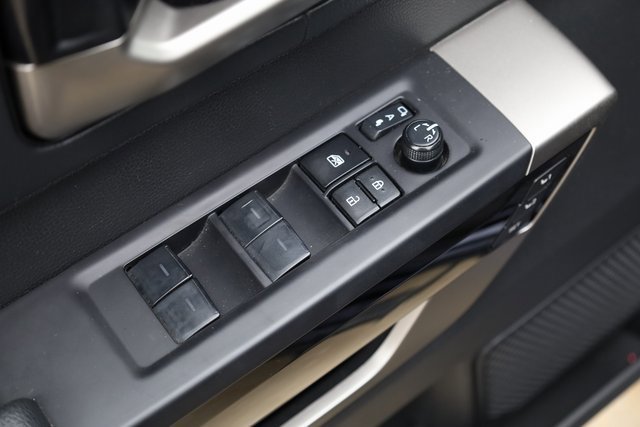 Used 2024 Toyota Tundra Limited image 12