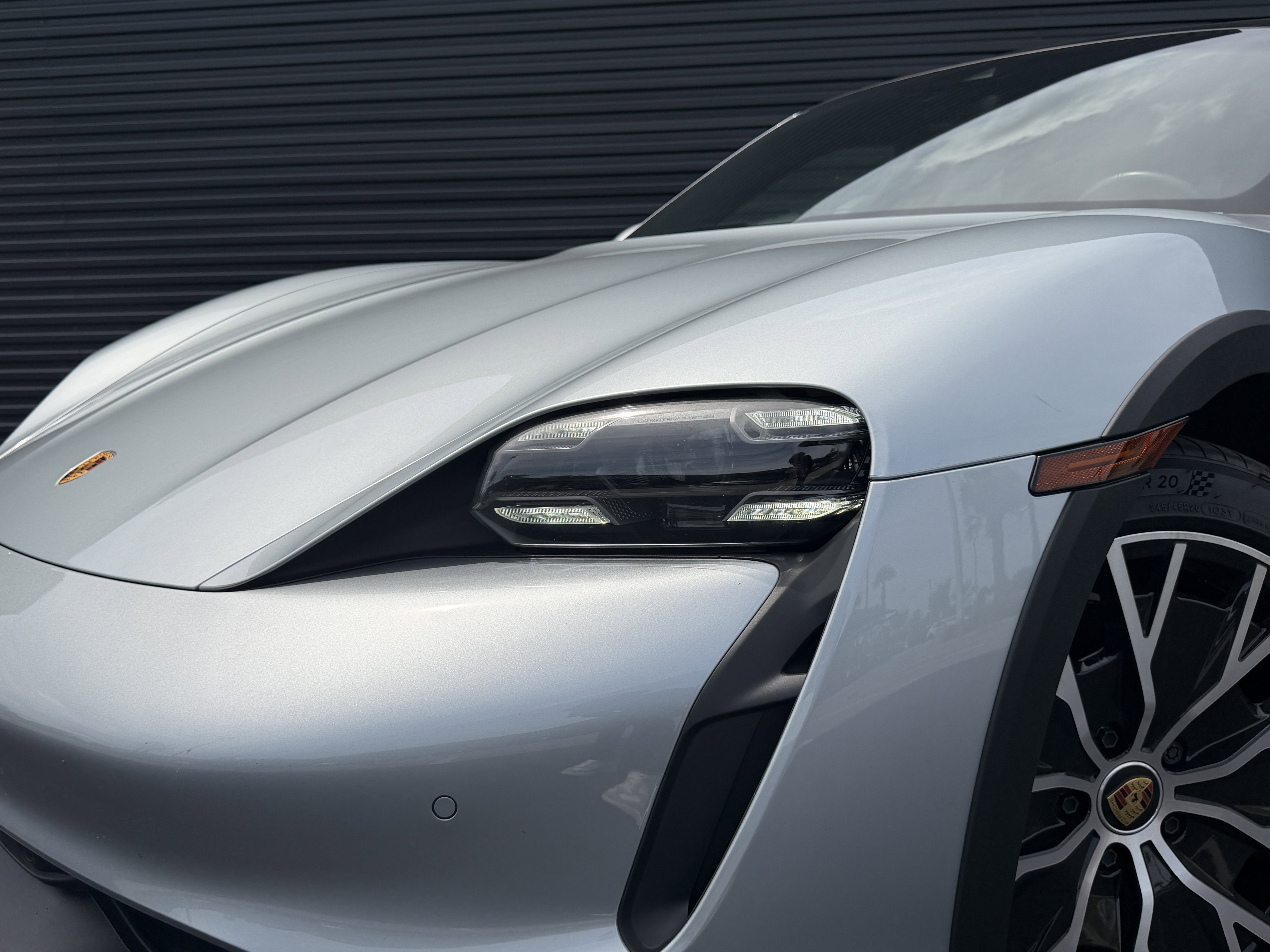 Used 2023 Porsche Taycan 4 Cross Turismo image 12