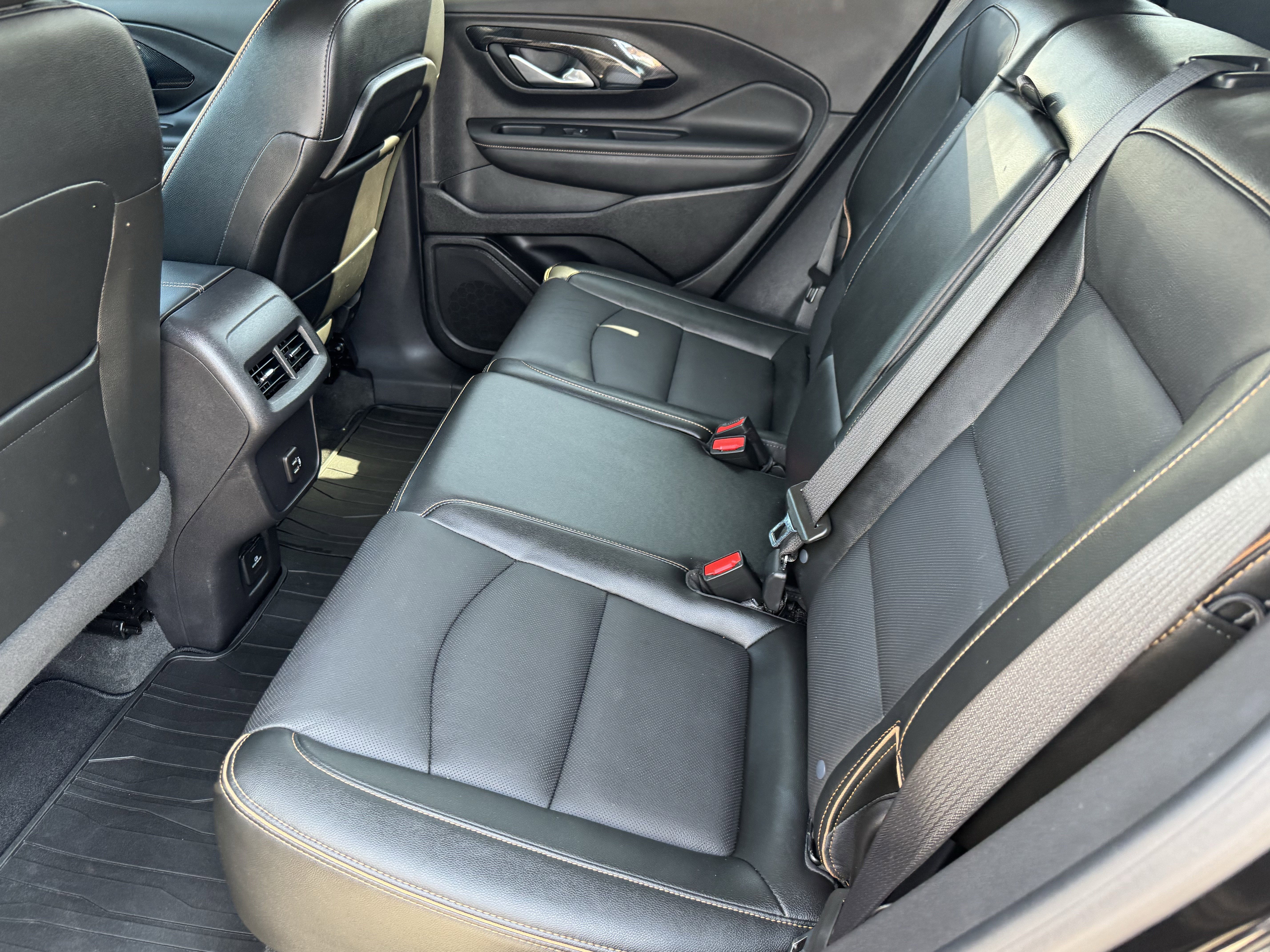 Used 2024 GMC Terrain AT4 image 11