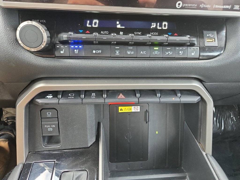 Used 2024 Toyota Tundra Limited AWD/4WD image 29
