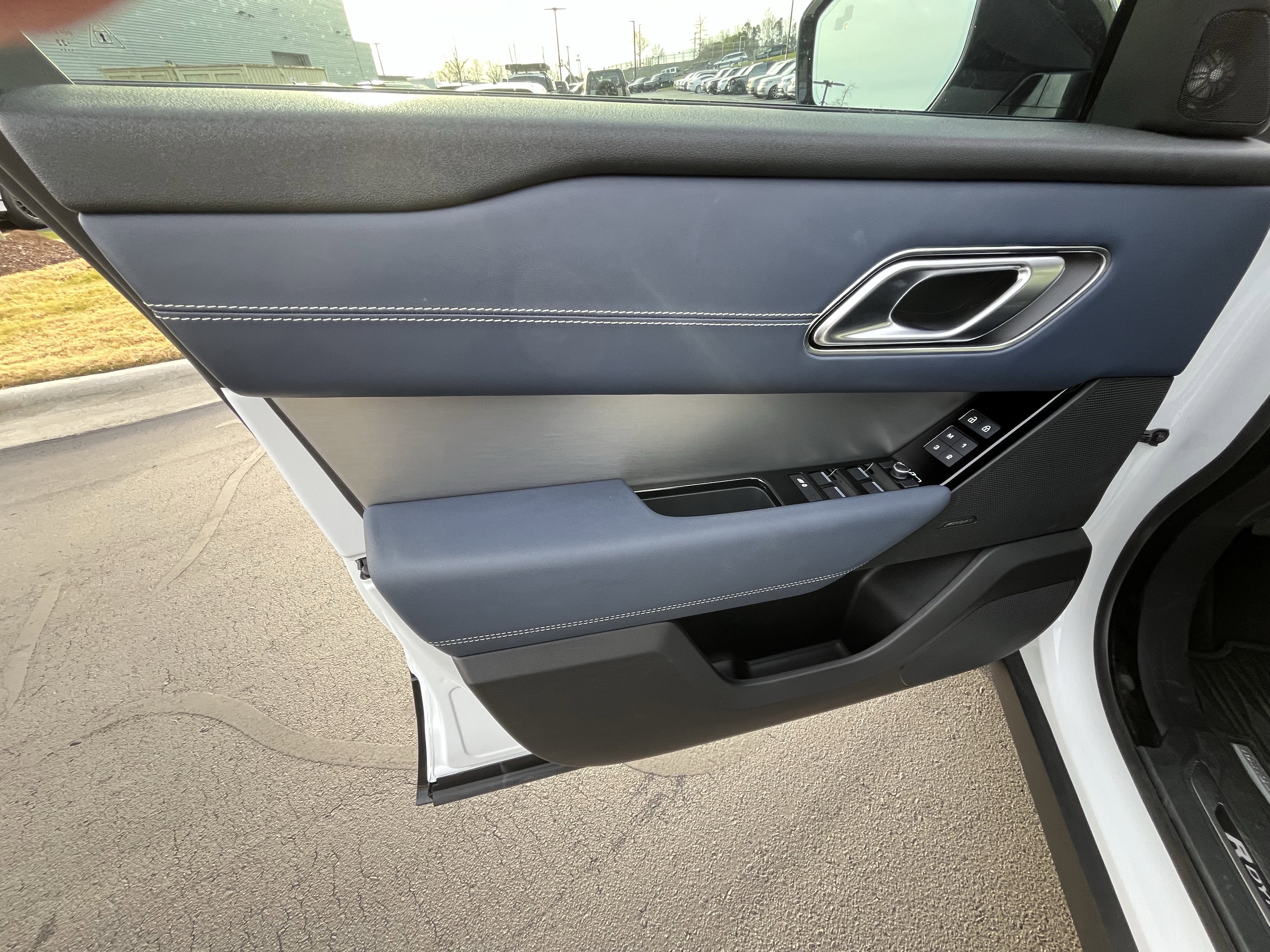 Certified 2023 Land Rover Range Rover Velar R-Dynamic S image 14