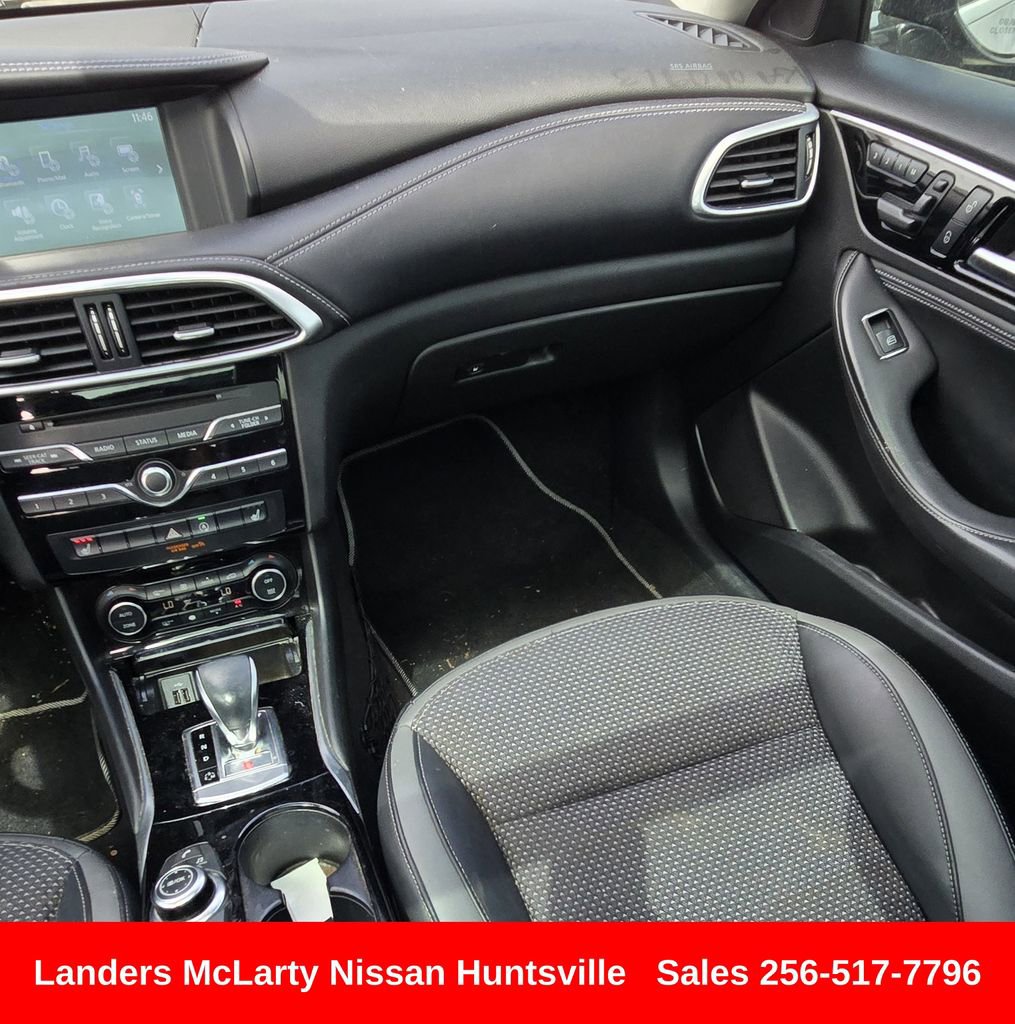 Used 2019 INFINITI QX30 image 16