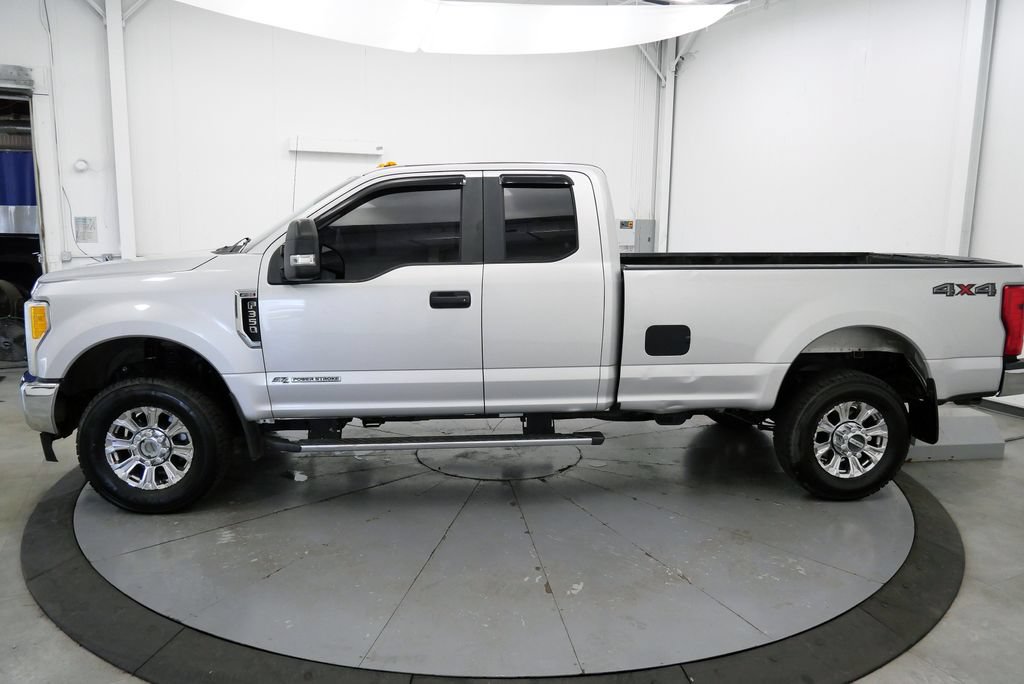 Used 2017 Ford F350 XL w/ STX Appearance Package AWD/4WD image 4