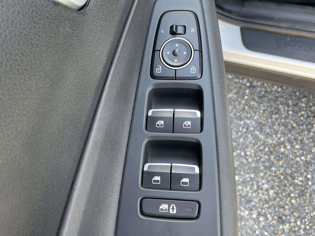 Used 2023 Hyundai Santa Fe SEL image 16