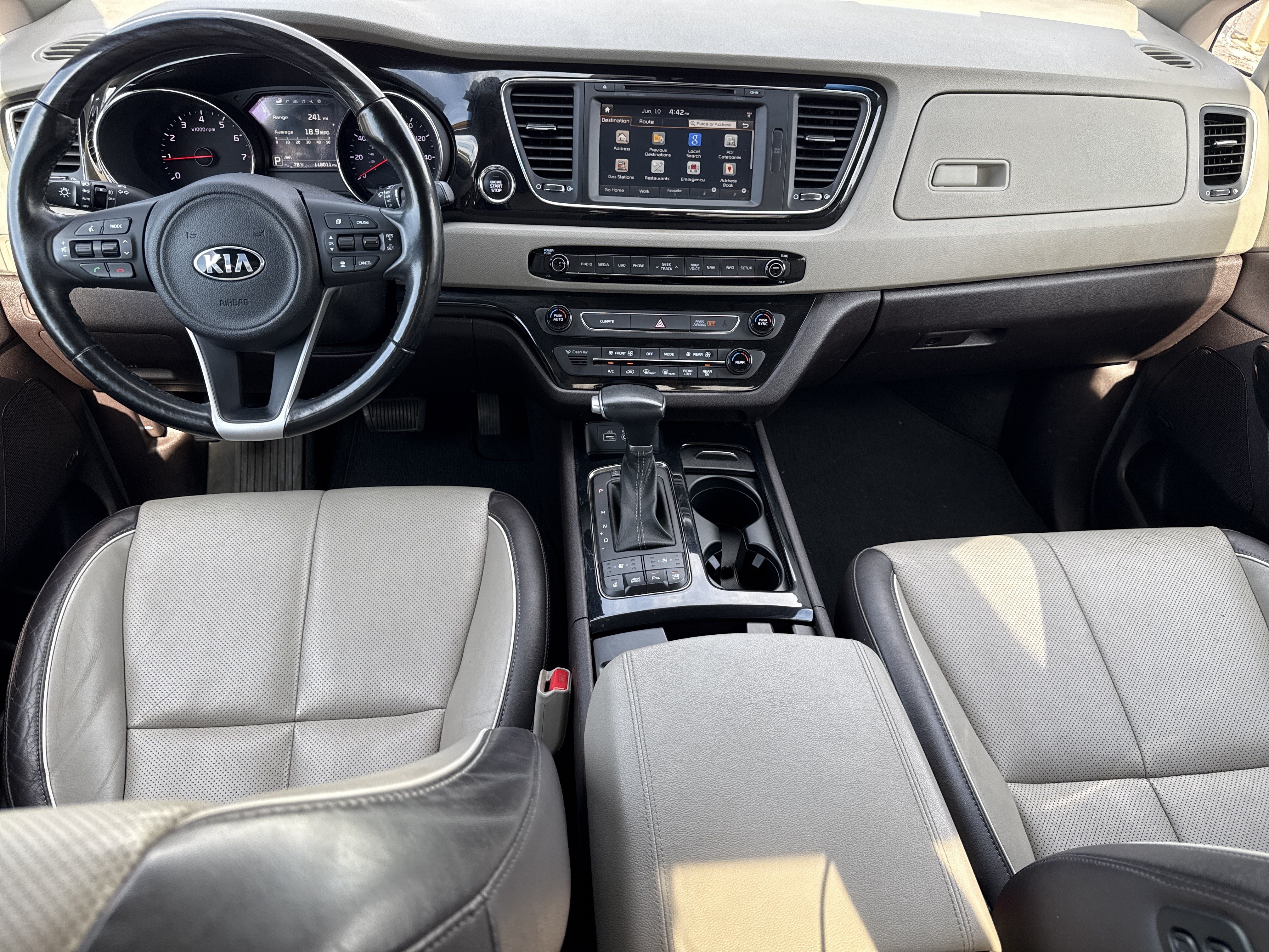 Used 2018 Kia Sedona SX Limited w/ SX Limited Prestige Package FWD image 28