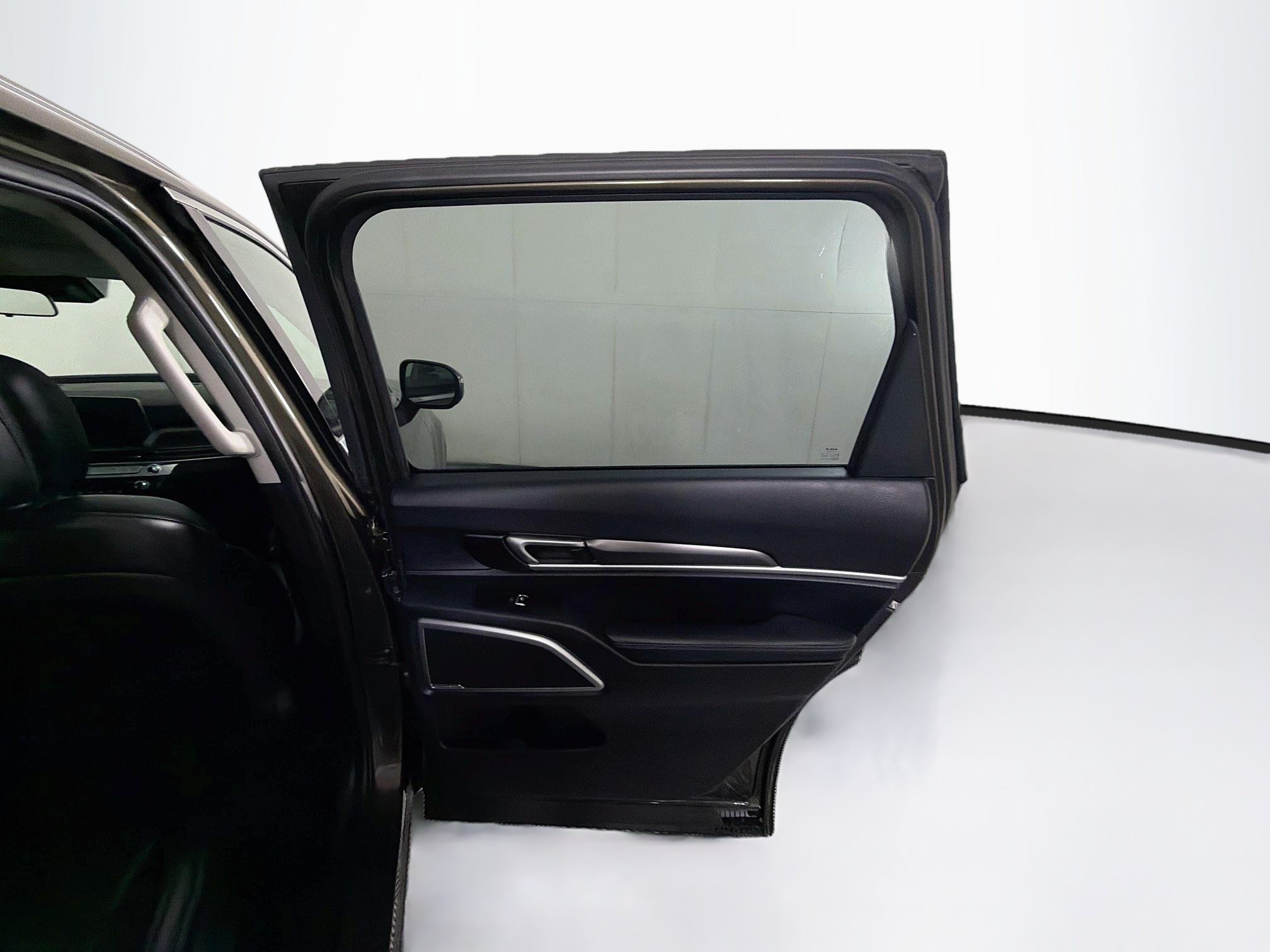 Used 2025 Kia Telluride S AWD/4WD image 33