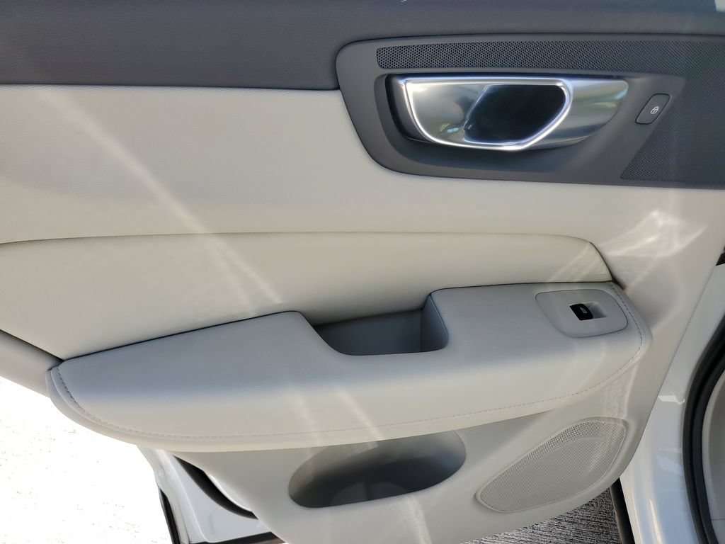 Certified 2024 Volvo XC60 T8 Plus w/ Protection Package Premier AWD/4WD image 13