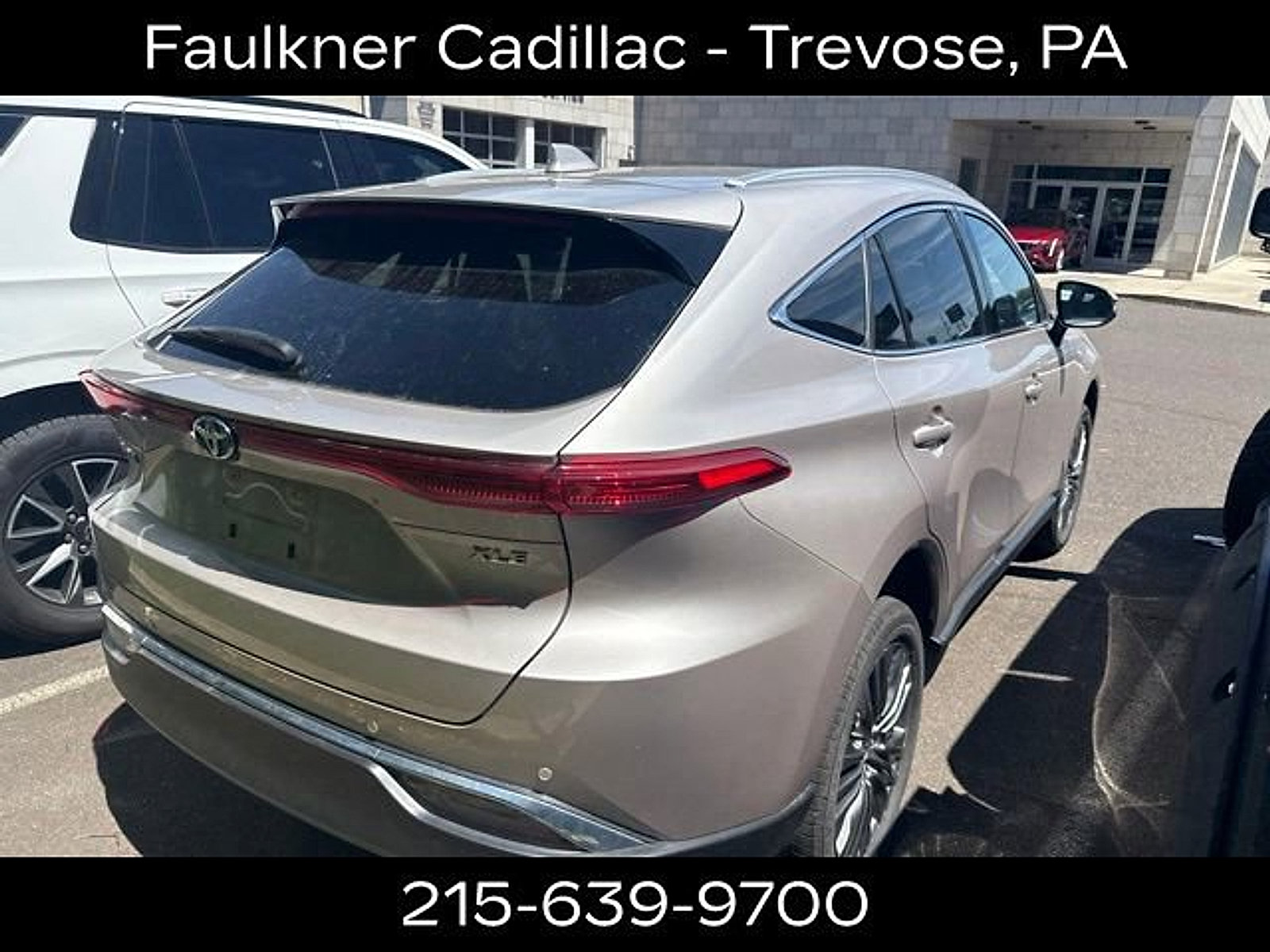 Used 2024 Toyota Venza XLE AWD/4WD image 2
