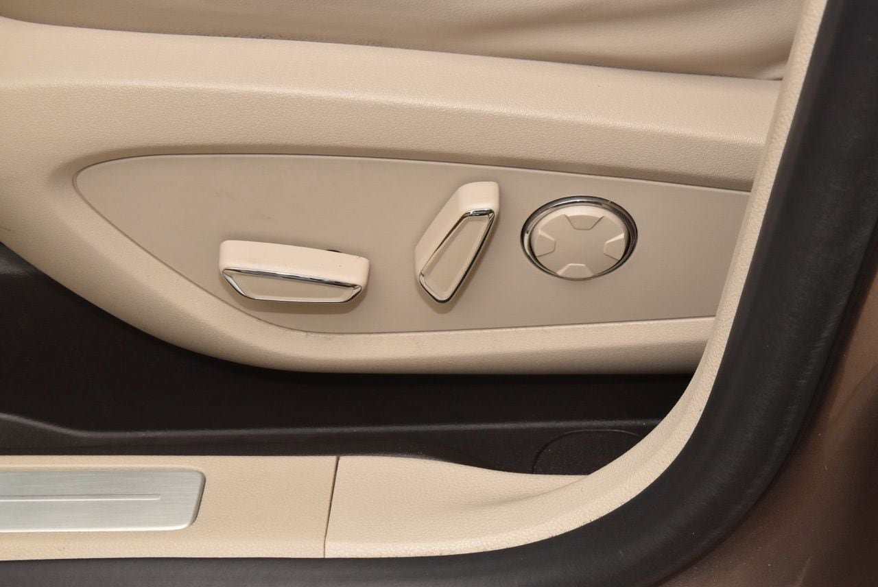 Used 2019 Lincoln MKC Reserve w/ MKC Technology Package FWD image 33
