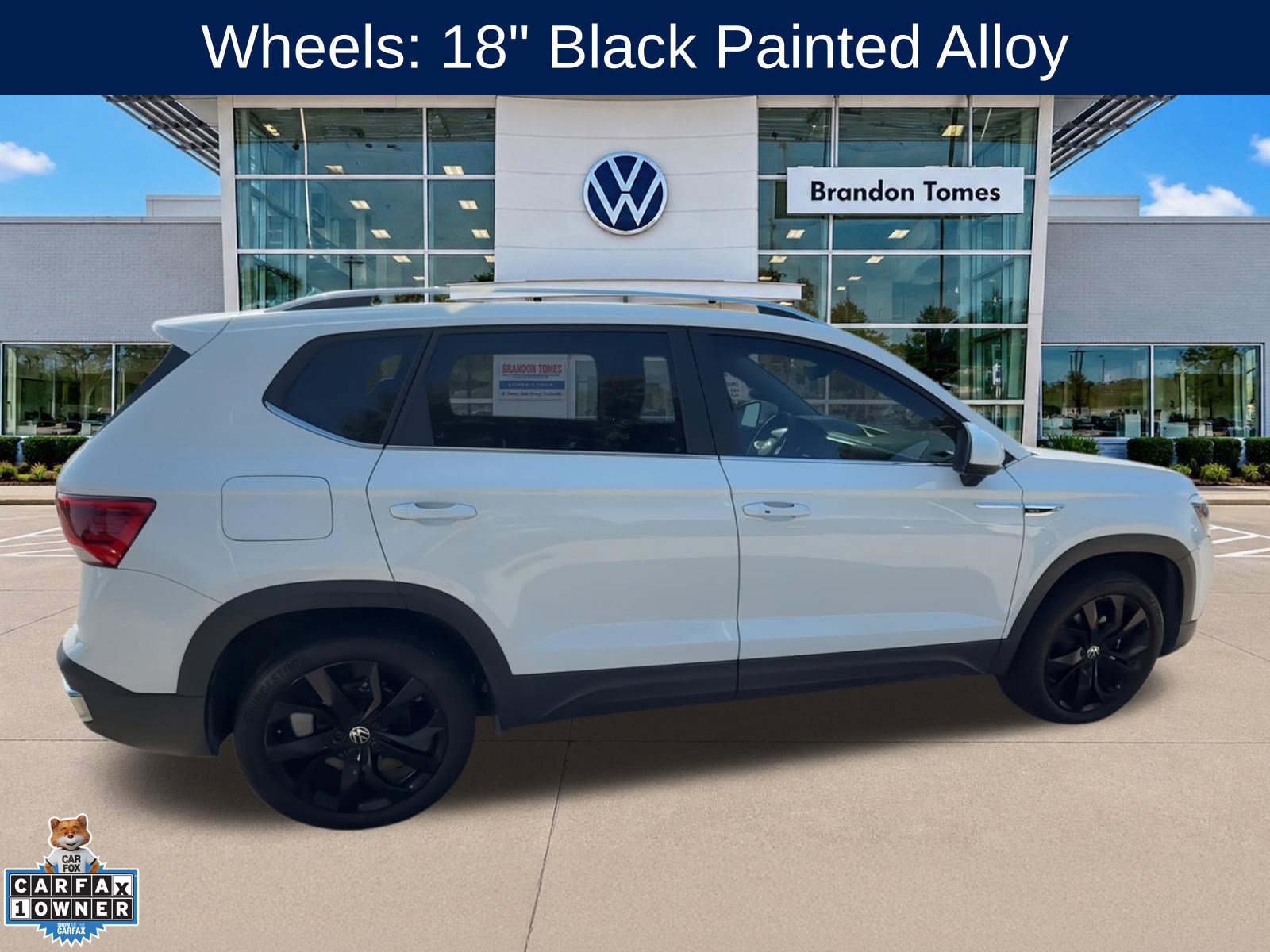 Used 2023 Volkswagen Taos SE w/ Panoramic Sunroof Package FWD image 9