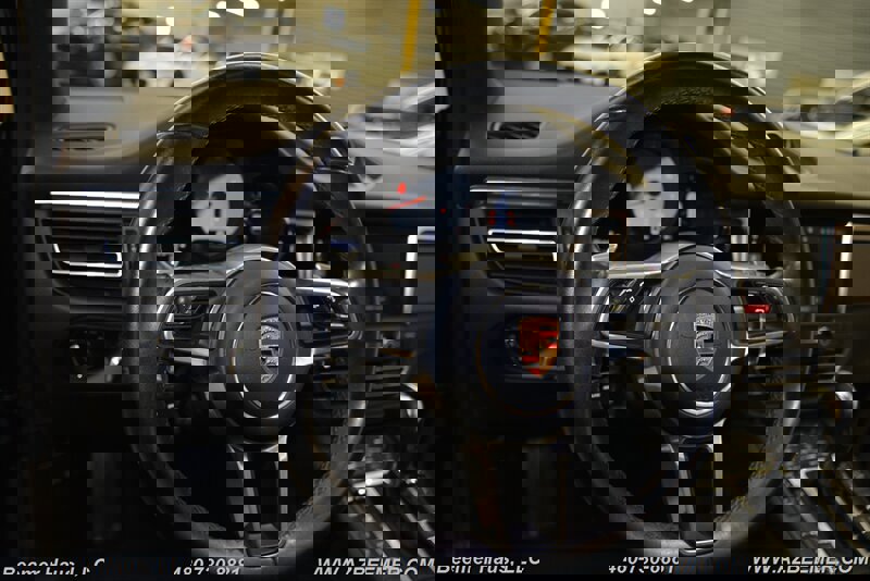 Used 2020 Porsche Macan S image 28