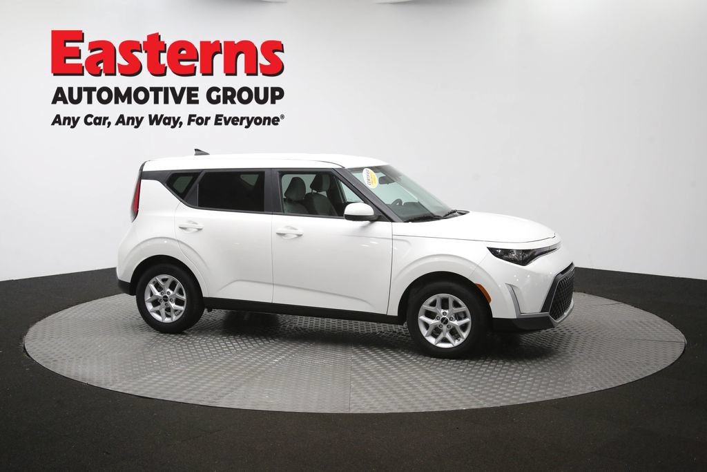 Used 2025 Kia Soul LX FWD image 45