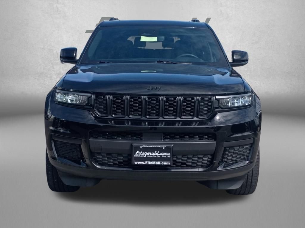 Used 2023 Jeep Grand Cherokee L Laredo image 3