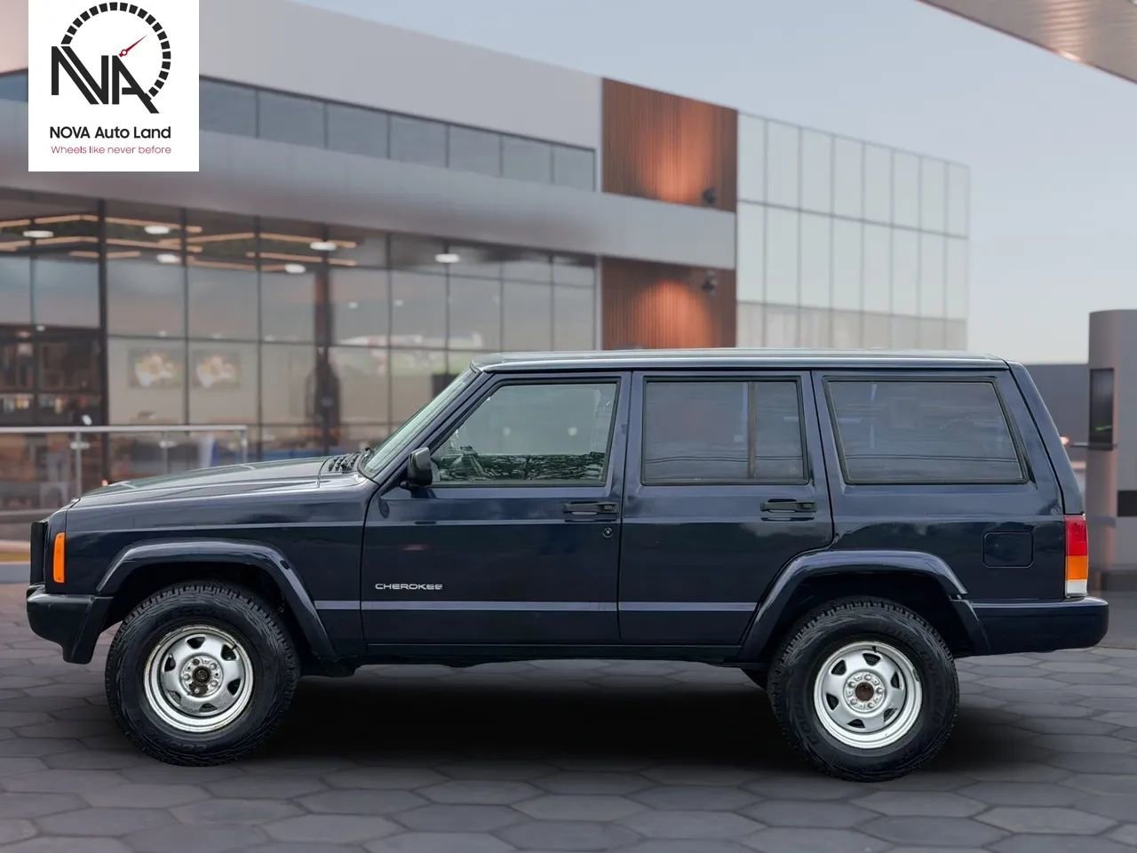 Used 1999 Jeep Cherokee Sport RWD image 5