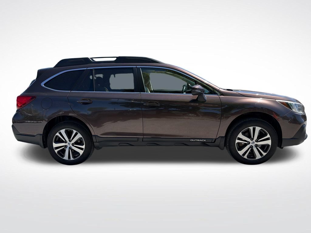 Used 2019 Subaru Outback 3.6R Limited AWD/4WD image 17