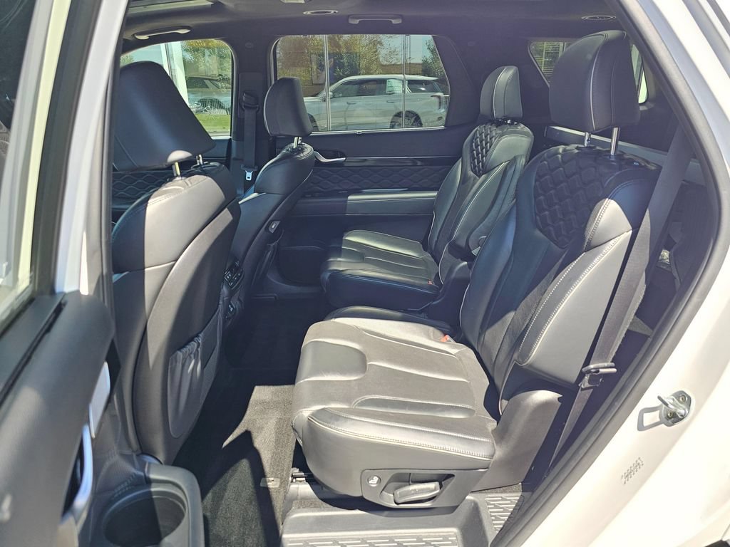 Used 2020 Hyundai Palisade Limited w/ Winter Weather Package AWD/4WD image 17