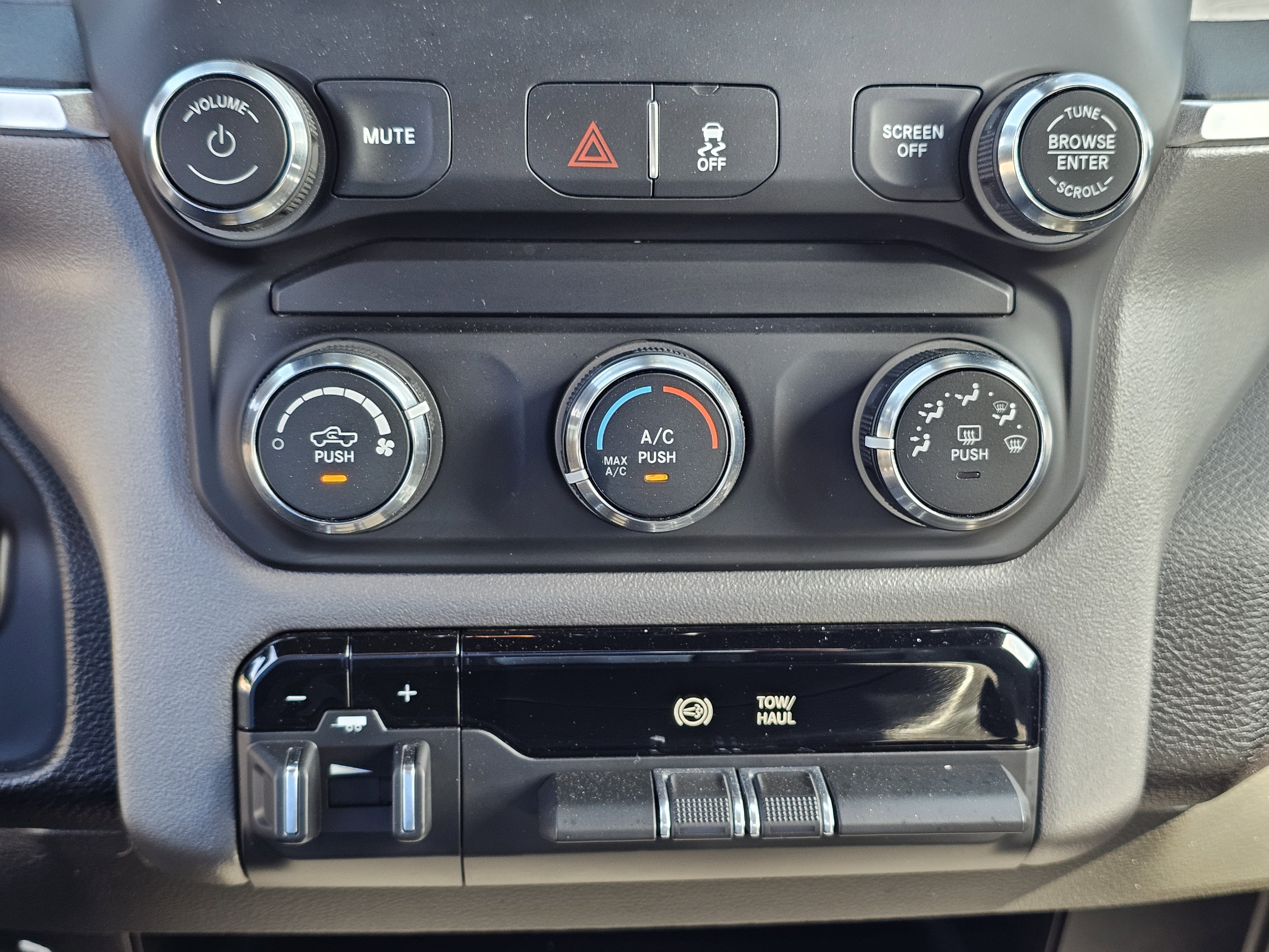 Used 2024 RAM 2500 Big Horn image 28