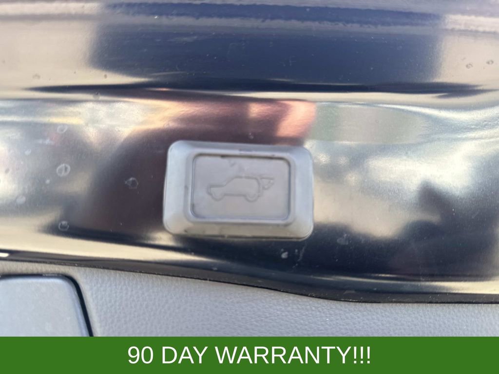 Used 2019 Toyota RAV4 XLE w/ Convenience Package AWD/4WD image 8