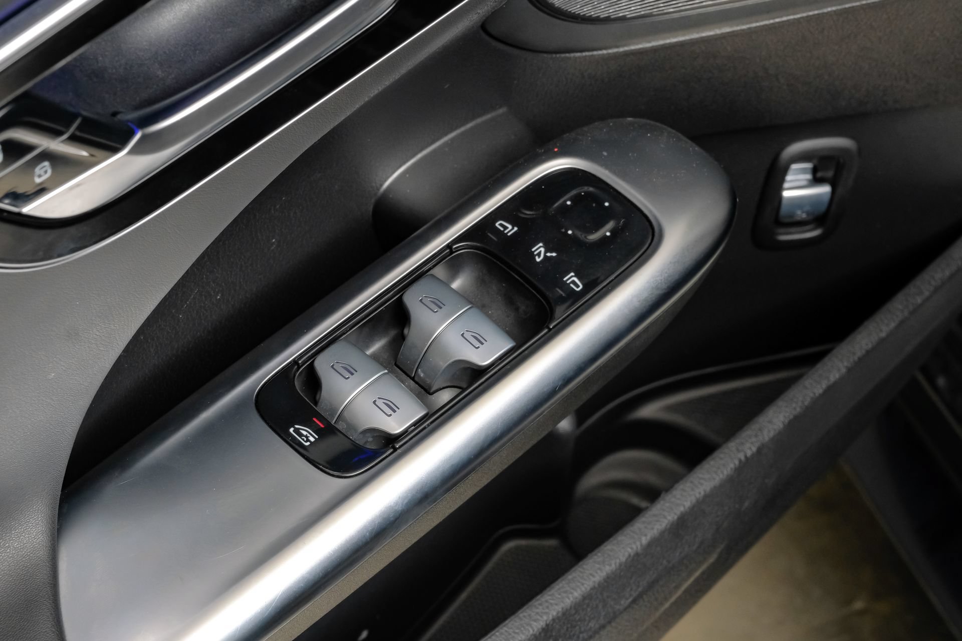 Used 2024 Mercedes-Benz C 43 AMG 4MATIC Sedan w/ AMG Dynamic Plus Package image 34