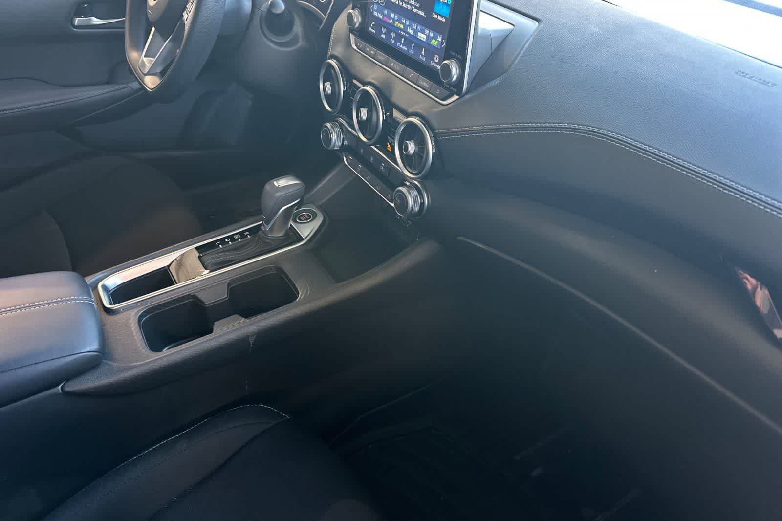 Used 2024 Nissan Sentra SV FWD image 17