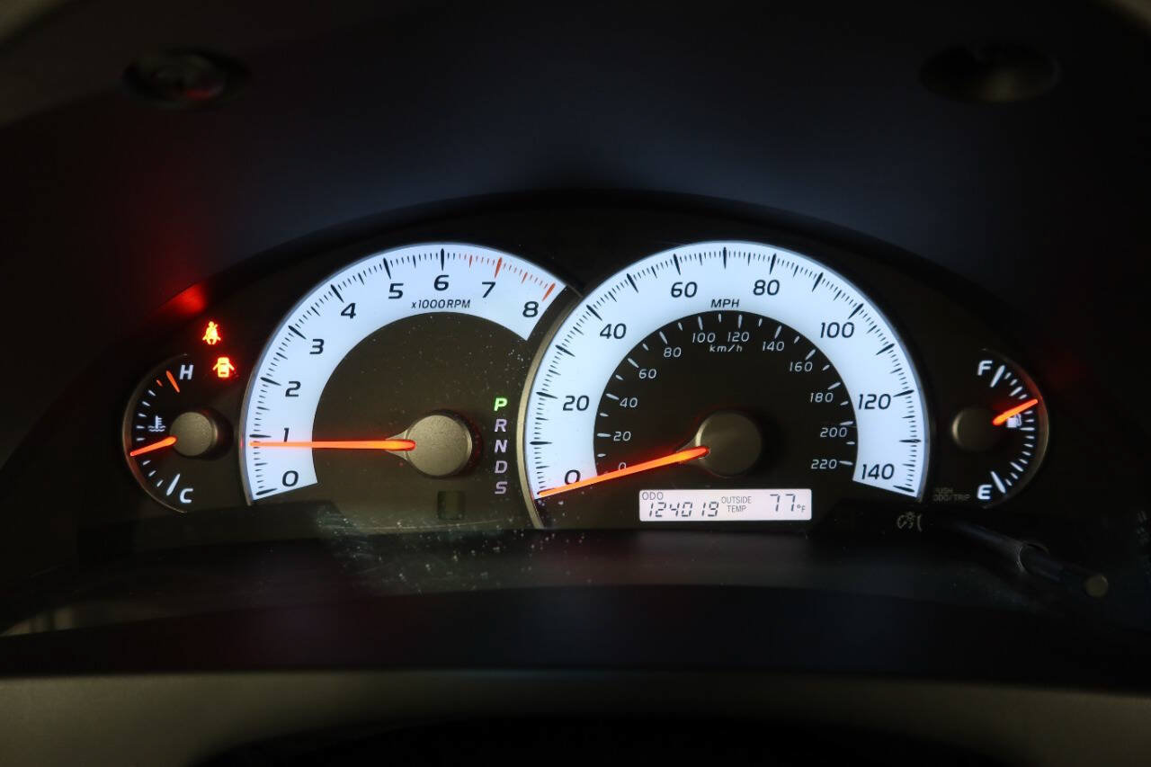 Used 2011 Toyota Camry SE w/ SE Extra-Value Pkg #1 FWD image 20