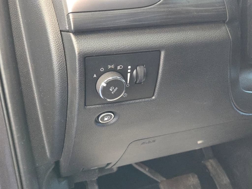 Used 2020 Jeep Grand Cherokee Altitude image 14