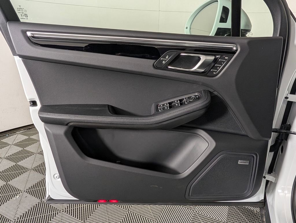 New 2026 Porsche Macan S image 25