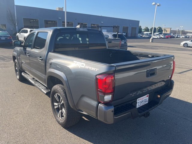 Used 2018 Toyota Tacoma TRD Sport w/ Technology Package image 7