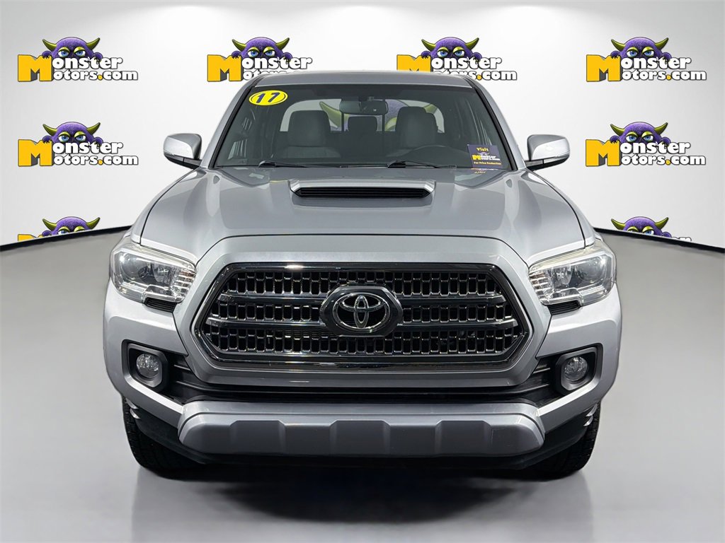 Used 2017 Toyota Tacoma SR5 image 2