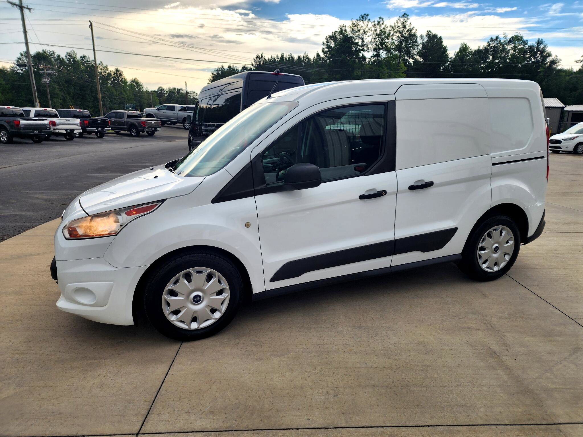 Used 2016 Ford Transit Connect XLT image 4