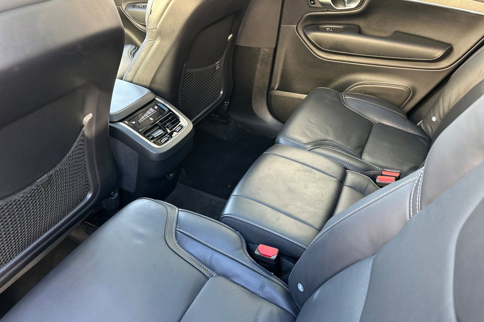 Used 2023 Volvo XC90 B6 Ultimate w/ Protection Package Premier image 5