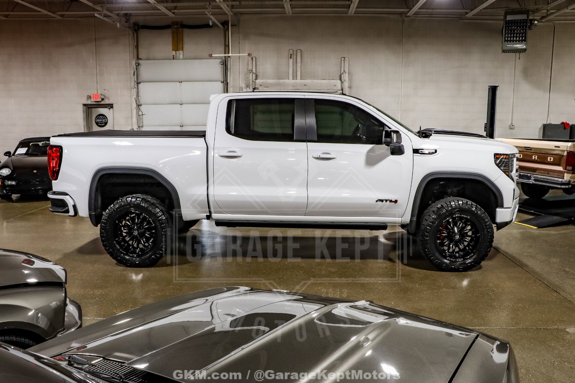 Used 2023 GMC Sierra 1500 AT4 w/ AT4 Premium Package AWD/4WD image 10